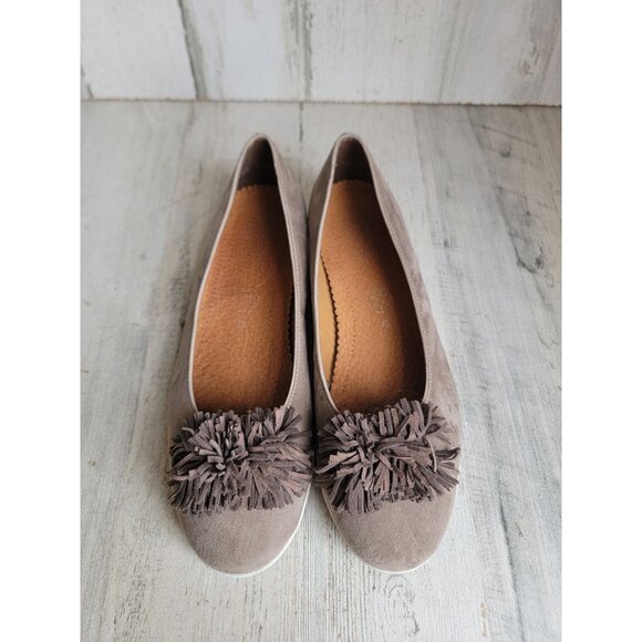 Jenny by ara US 8 tan pom pom flats women's shoe - Picture 2 of 7